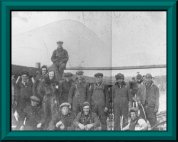 Un groupe de travailleurs au chantier